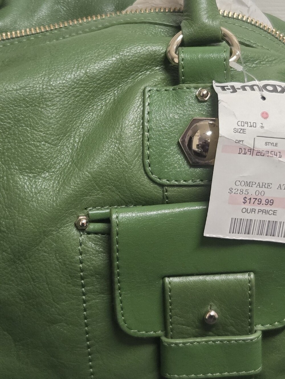 Extra Large Maxx New York Green Leather Barrel Handbag - Designer Style - Picture 13 of 13
